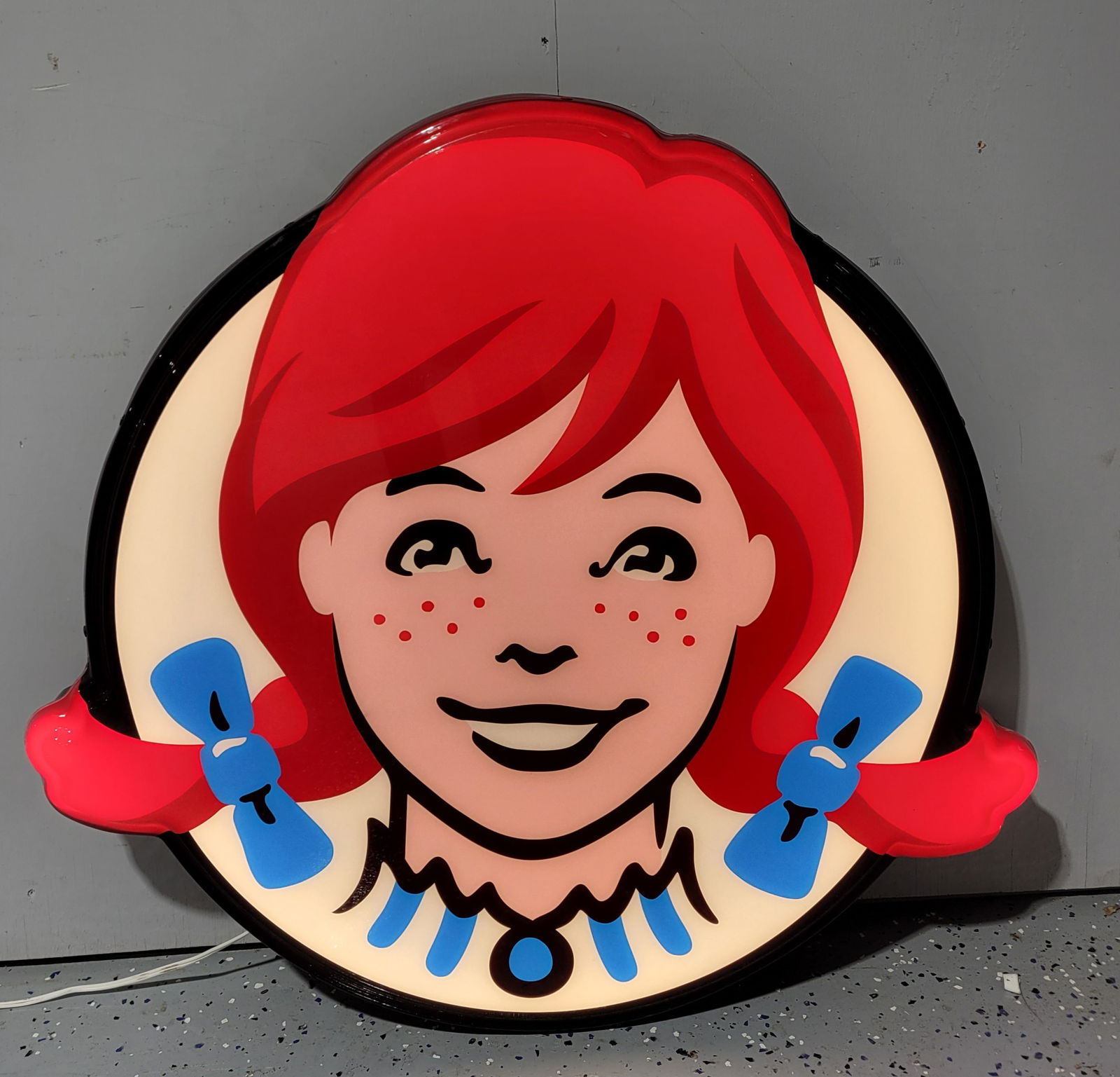 Wendy's Light Up Logo Sign (1 of 2)