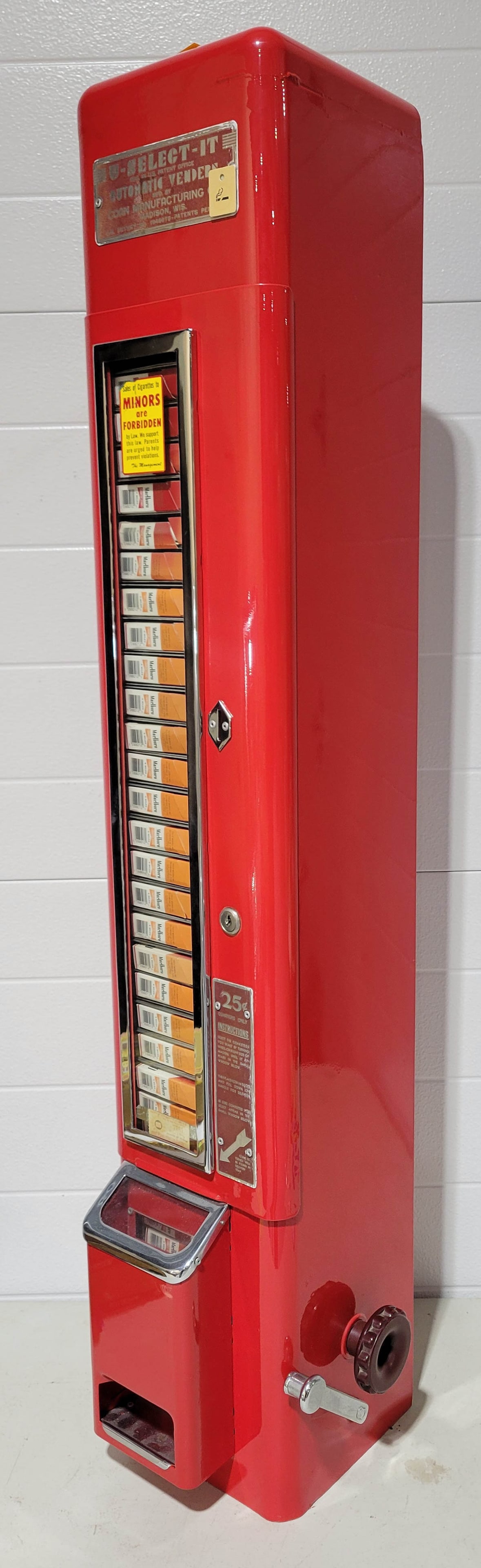 U Select It Coin 25 Cent Operated Cigarette Machine Restored - 4