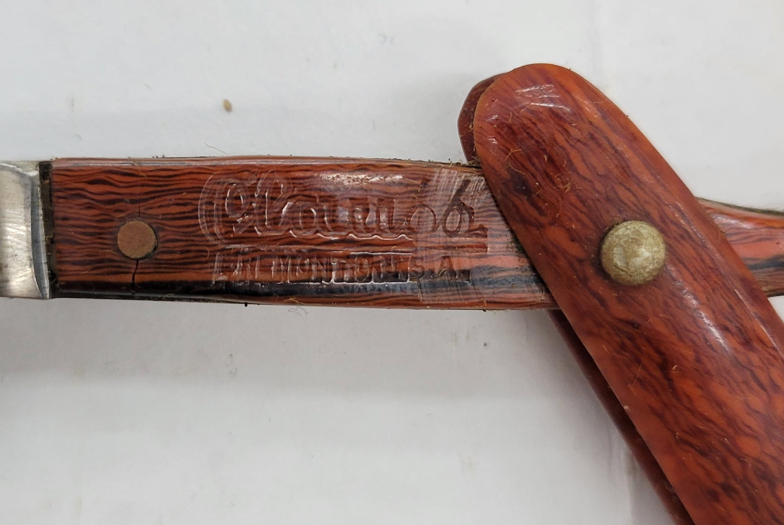 Countertop Straight Razor Display Case - 13
