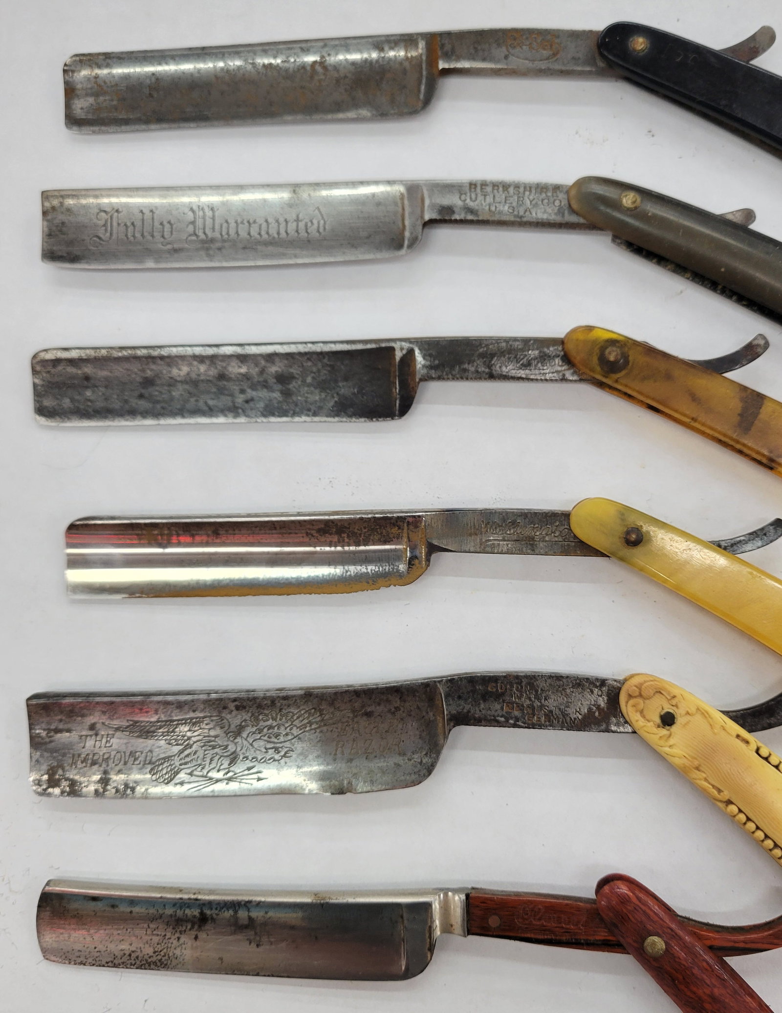 Countertop Straight Razor Display Case - 7