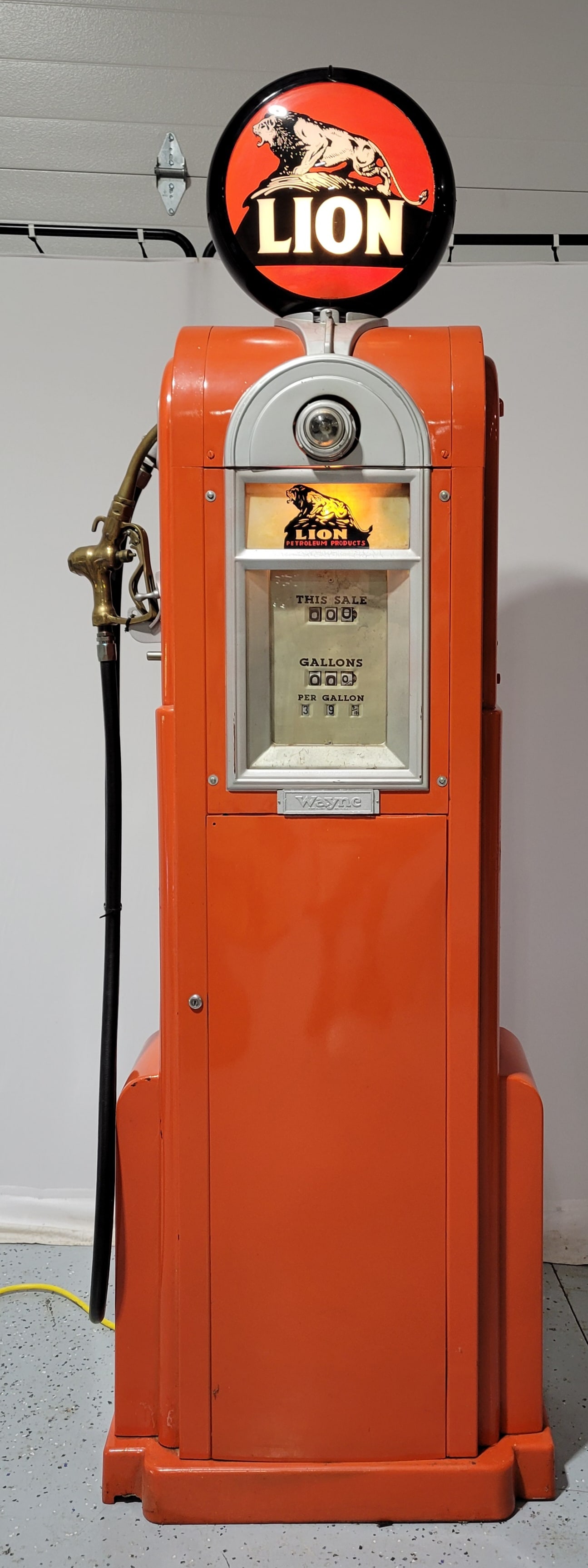 Wayne Model #60 Computing Gas Pump Lion Restored - 2