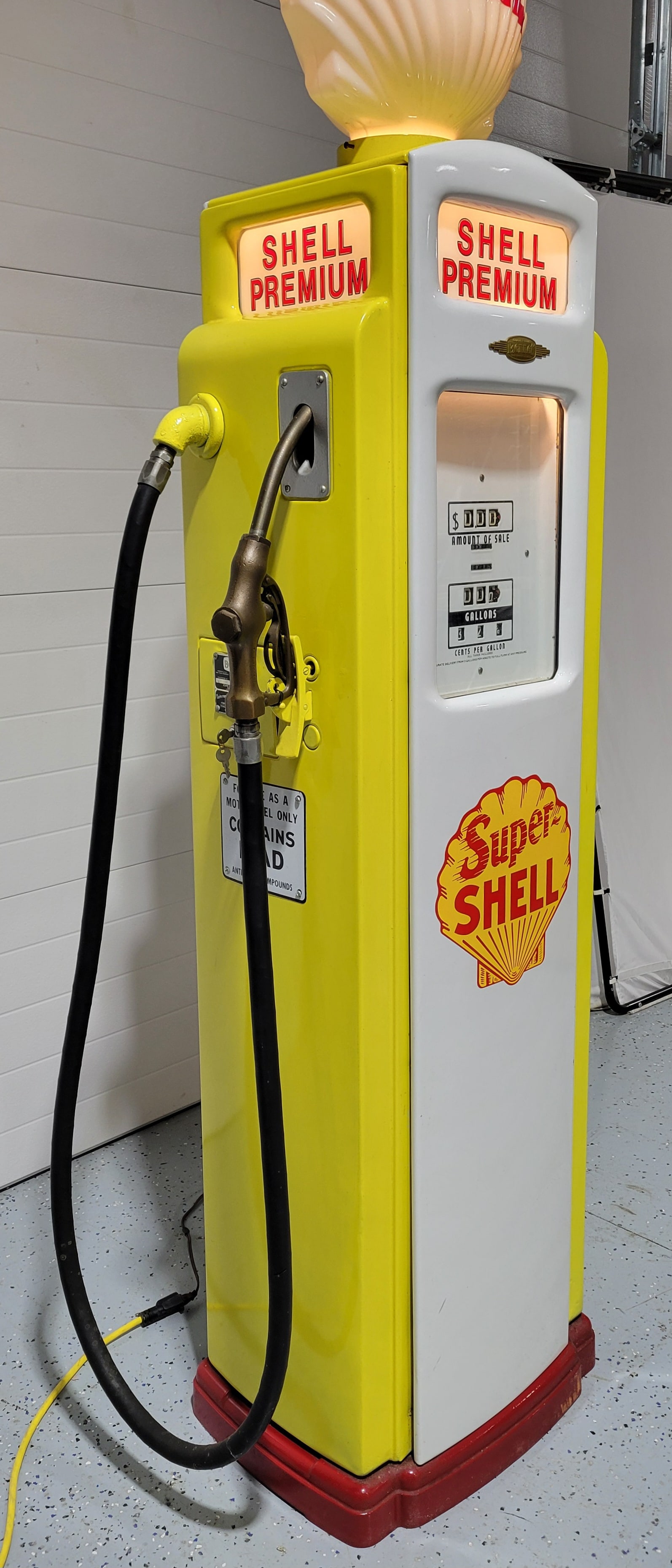 Bennett Computing Gas pump Super Shell Restored - 4