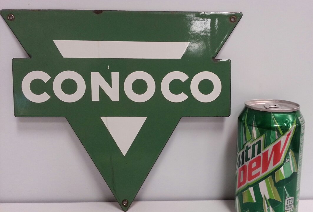 Porcelain Conoco gas pump plate advertising sign: Green and white Conoco porcelain pump plate. High gloss nice condition.