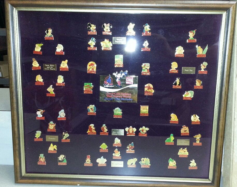 Coca Cola Walt Disney World pin set: Coca Cola celebrates Walt Disney World 15th birthday pin set. Nice frame with original box.