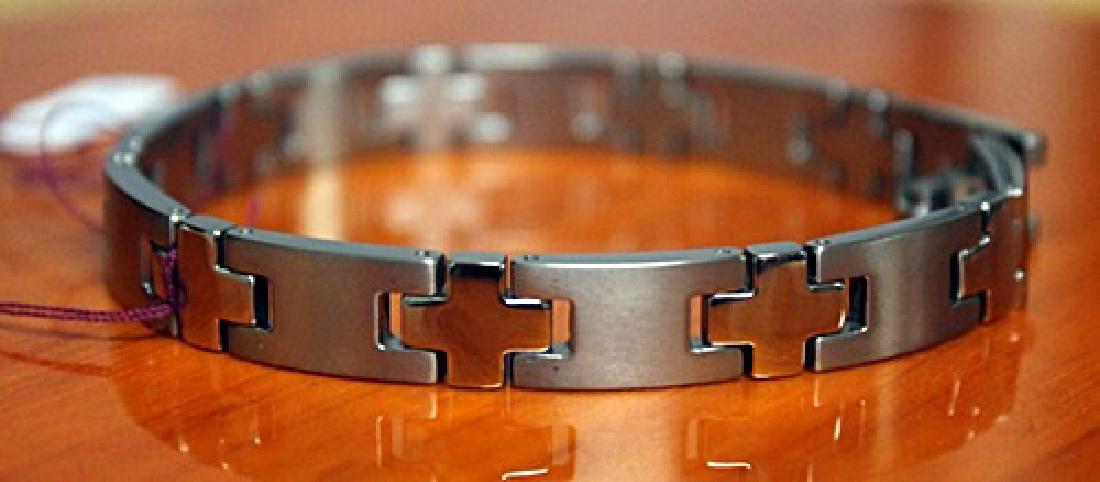 Beautiful Titanium Bracelet (1 of 1)