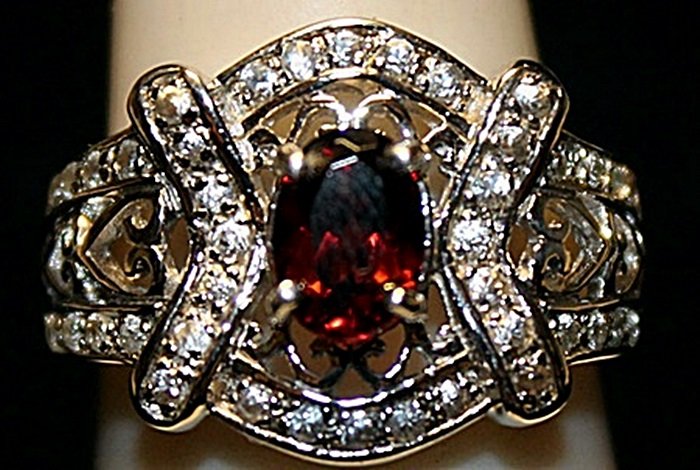 Gorgeous Garnet & White Sapphires SS Ring. (248L): Gorgeous Garnet & White Sapphires SS Ring. (248L) Gemstones twt approx. 5cts.