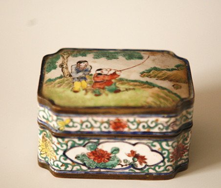 A RARE CHINESE ENAMELED COPPER JEWELRY BOX WITH MARK: A Chinese enameled copper jewerly box with children-at-play design. Qianlong four-character mark. Dimension: L 3 1/2 in. x W 2 3/4 in. x H 2 3/4 in.