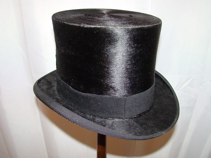 antique BEAVER FUR TOP HAT by Dobb's Fifth Avenue NYC: beautiful antique / vintage beaver fur top hat from Dobb's Fifth Avenue in NYC. evokes a very special and elegant time in history, when clothes were beautiful, everything was opulent and you never lef