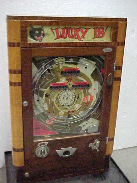 Lucky 18 vintage pinball machine working conditio