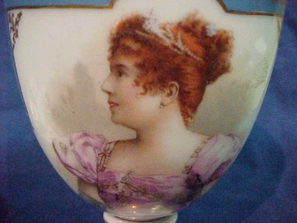 Beautiful hand painted cup & saucer porcelain. - 4