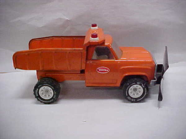(20) Pressed steel toy 1960s Tonka Dodge dump: (20) Pressed steel toy 1960s Tonka Dodge dump with scrape blade.