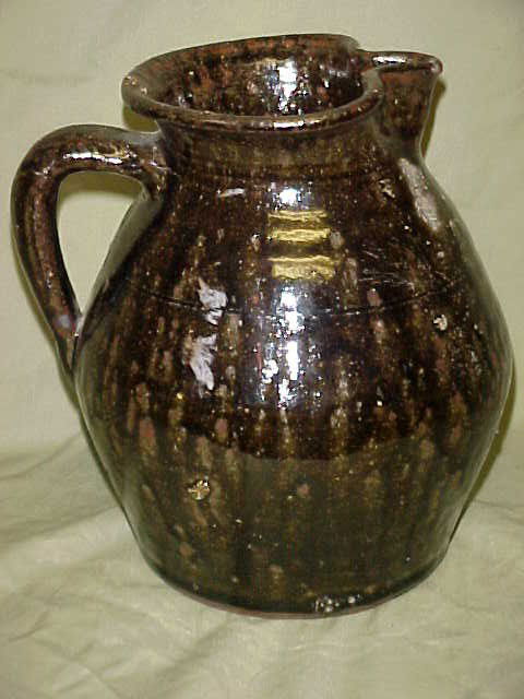 Lanier Meaders medium size pitcher.: Lanier Meaders medium size pitcher. Mint condition signed on base. Measures 7-1/2"tall x 6-1/2"wide.