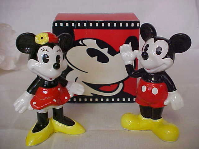 Mickey Mouse & Minnie Figurines: Mickey Mouse & Minnie Figurines with the original box