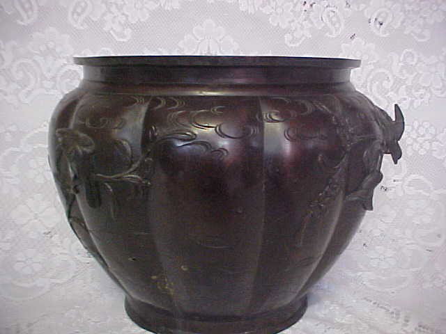 Antique large Solid bronze planter. - 2