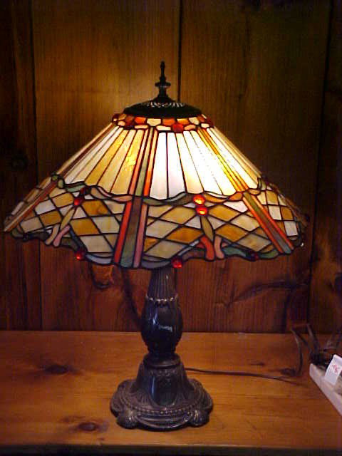 Medium Tiffany Style Leaded Glass : Quality Reproduction Medium Tiffany Style Leaded Glass w/ Bronze Base Measures 20 1/2" x 23"high