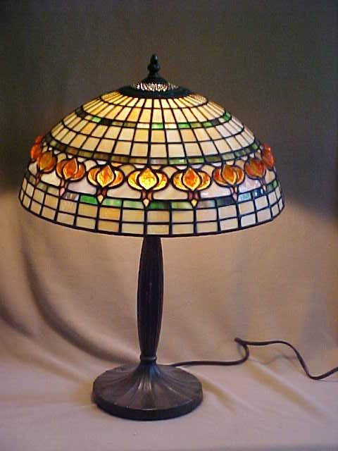 Med. Tiffany Style Leaded Glass Lamp: Quality Reproduction Med. Tiffany Style Leaded Glass Lamp w/ Bronze Base Measures 16 1/2" x 21"high