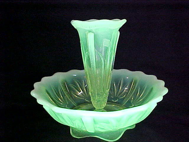 Fenton "Cactus" Vaseline opalescent Epergne.: Fenton "Cactus" Vaseline opalescent Epergne. Measures 8"tall x 9-1/2"wide.