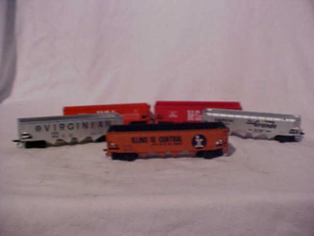 Lot of 5 Model Train Cars: Lot of 5 Model Train Cars HO Scale Virginian 2610, Illinois Central 11143, D & RGW 10009, (2) M.St.L 541085, Made by Bachmann,Pemco & Tyco Excellent Condition Measures 2" x 6 1/4"