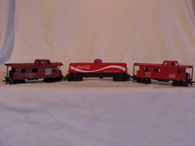 Lot of 4 Tyco Model Train Cars: Lot of 4 Tyco Model Train Cars Excellent Condition, Models PC 4751, AT&SF 7240, Union 76 SPKX 130,Coca-Cola Tanker