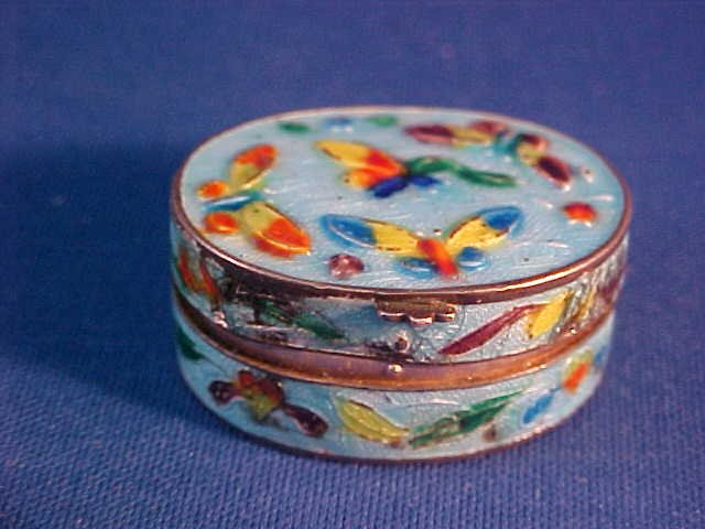 Small 900 Silver Enameled handpainted box: Small 900 Silver Enameled handpainted box. Measures 3/4"H x 1-1/2"W