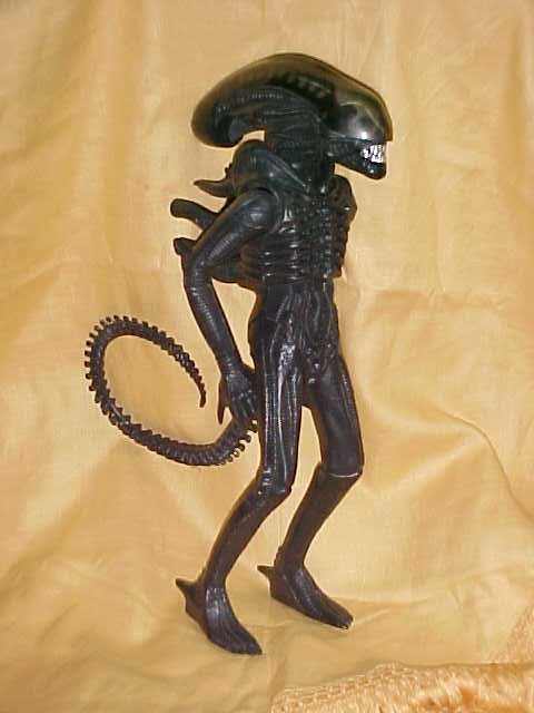Large Alien 1979 w/box.: Large Alien 1979 w/box. Box has damage. Has poster folded.