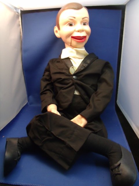 29" tall Early Ventriloquist doll: 29" tall Early Ventriloquist doll. Missing pull string