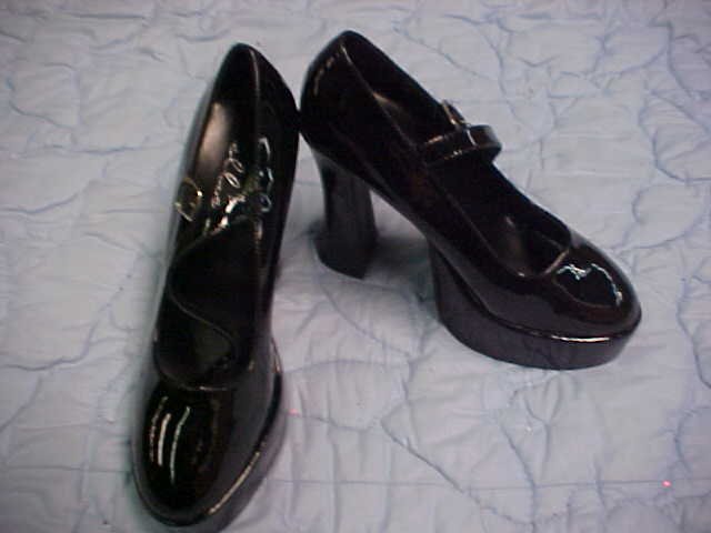 Adult size 9 black high heel shoes: Adult size 9 black high heel shoes
