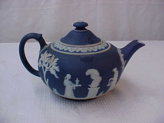 Wedgewood Jasperware tea pot: Wedgewood Jasperware tea pot. Measures 5\" tall x 9\" wide
