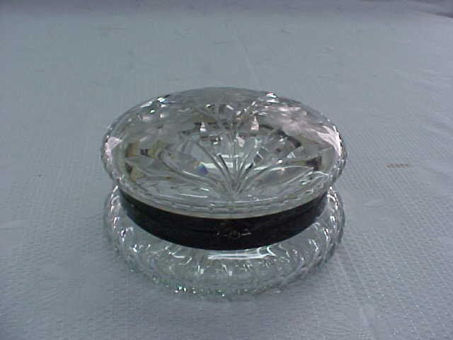 Cut glass crystal dresser box: Cut glass crystal dresser box. Measures 6" wide.