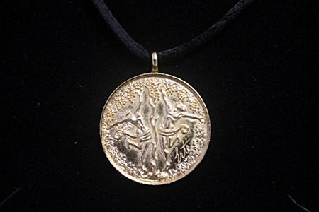 "I LOVE YOU" Yellow Gold Pendant Necklace By Erte (1ZC): "I LOVE YOU" Circle Shape Yellow Gold Pendant Necklace By Erte; Bearing the Signature of the artist; Size approx 10 in.Romain de Tirtoff (23 November 1892 – 21 April 1990) was a Russian-born Fren