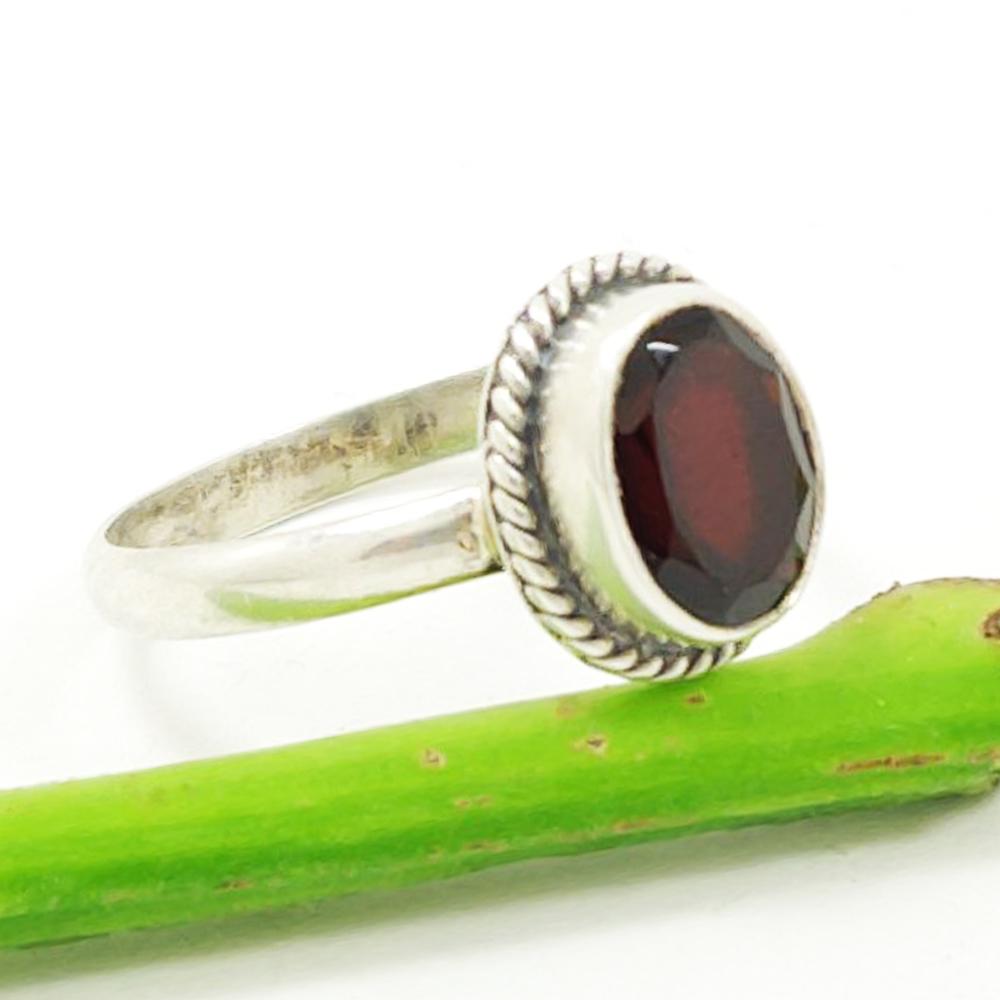 GARNET GEMSTONE 92.5 STERLING SILVER RING (1 of 3)