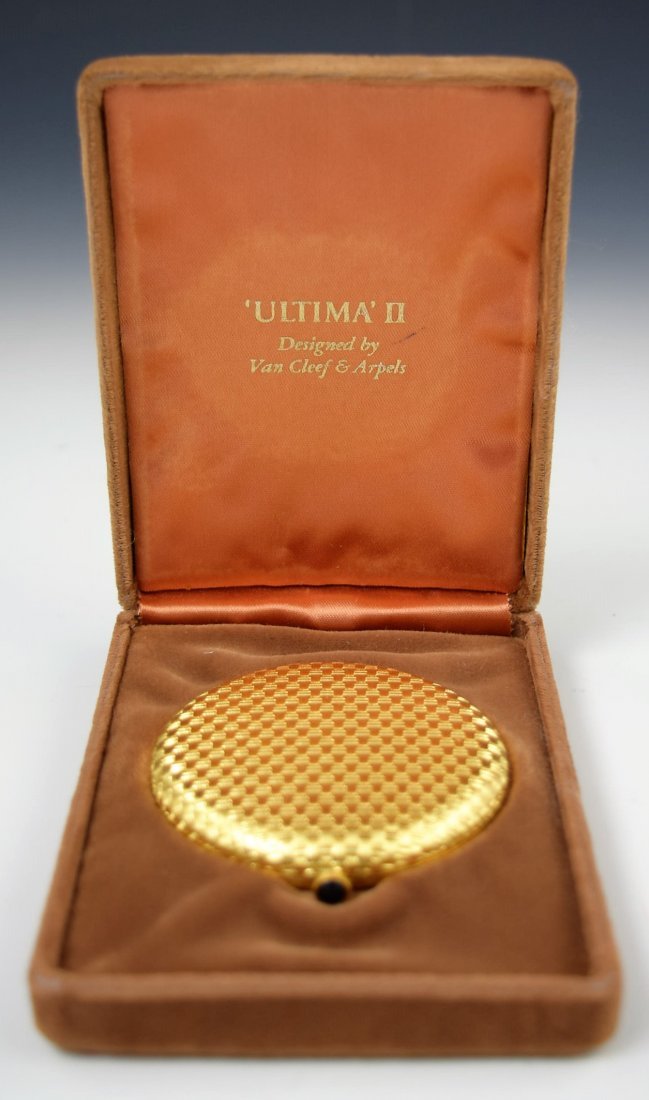 Van Cleef & Arpels Compact (1 of 3)