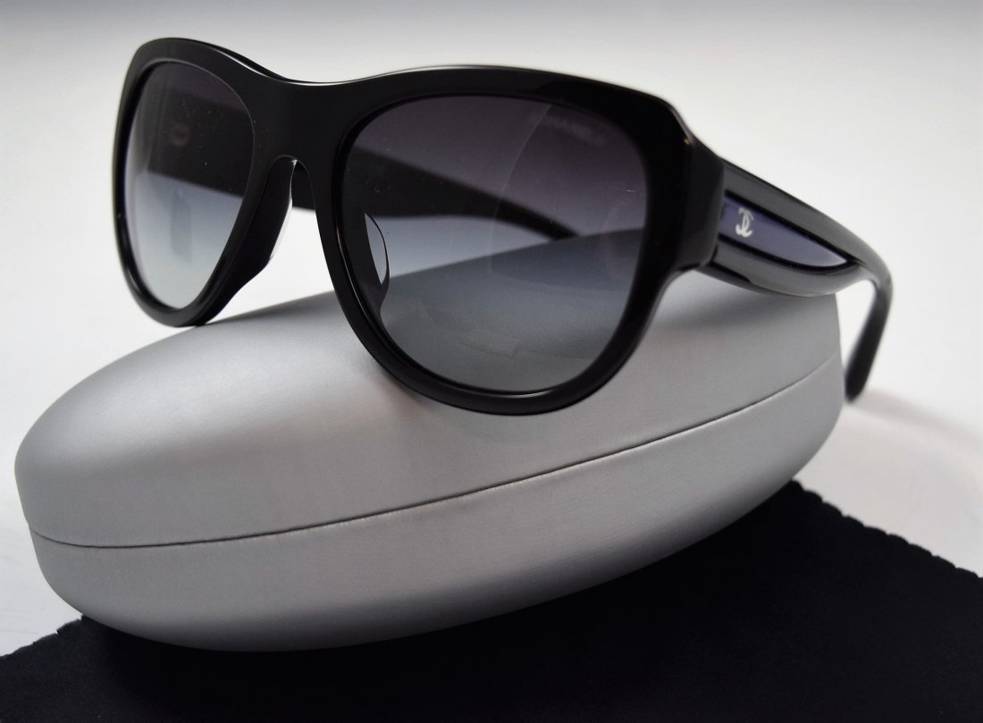 Chanel Sunglasses: Chanel issued women's black and navy blue over sized sunglasses