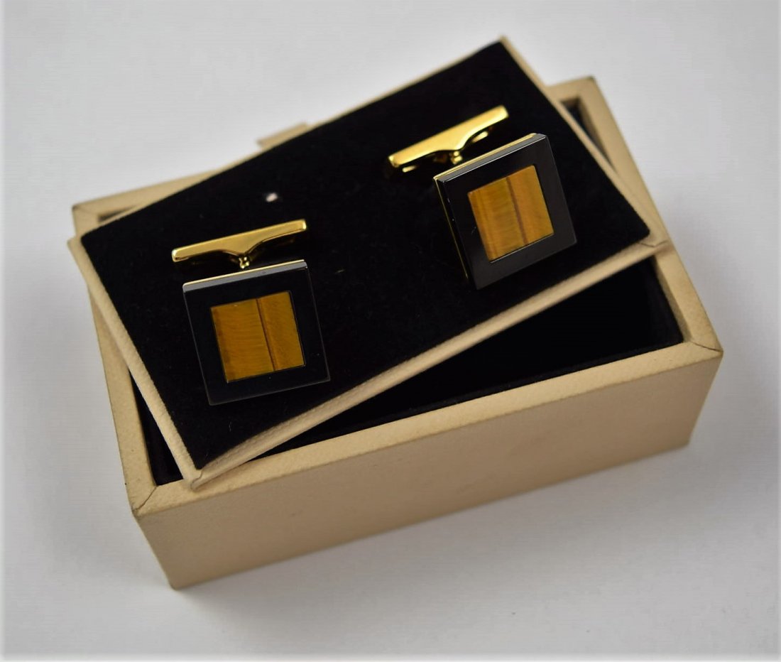 Burberry Cufflinks (1 of 2)