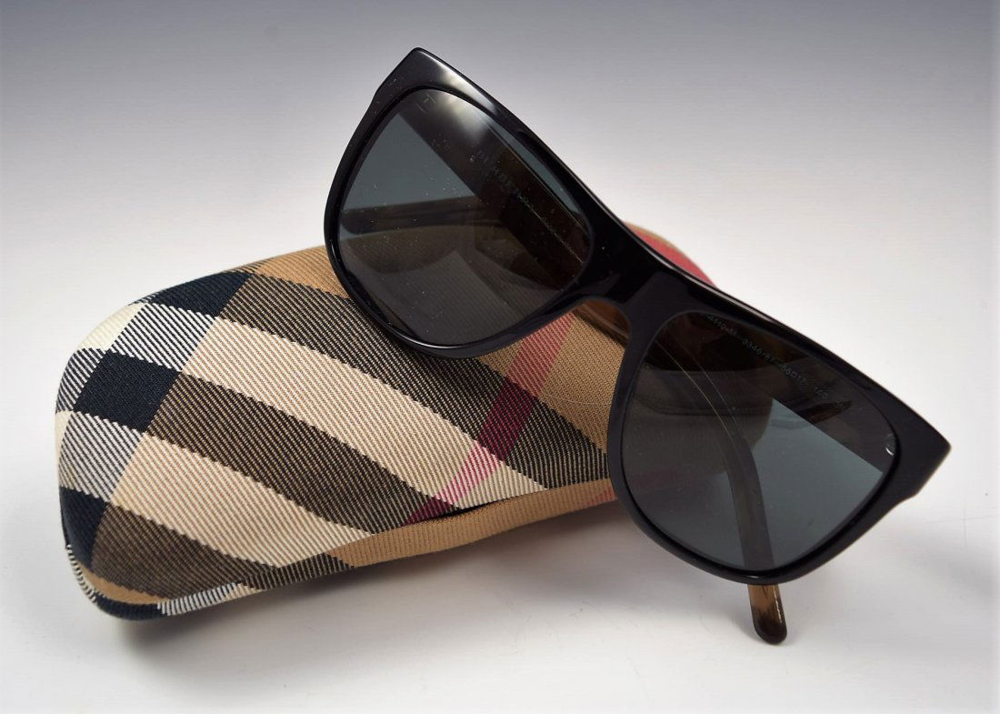 Burberry Sunglasses (1 of 2)