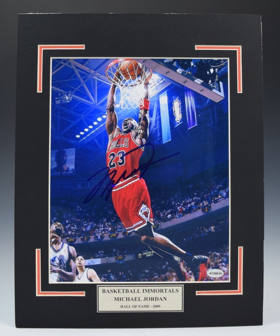 Michael Jordan Signed Photograph (1 of 2)