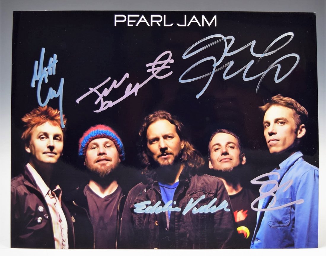 Pearl Jam Band Signed Photograph (1 of 2)
