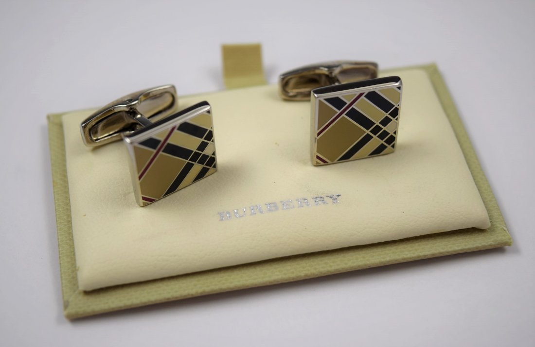 Burberry Cufflinks (1 of 3)