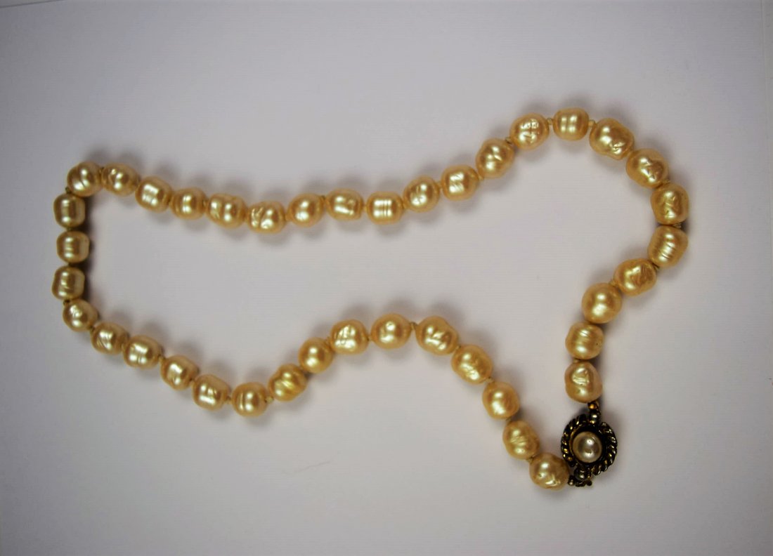 Vintage Chanel Pearl Necklace (1 of 4)