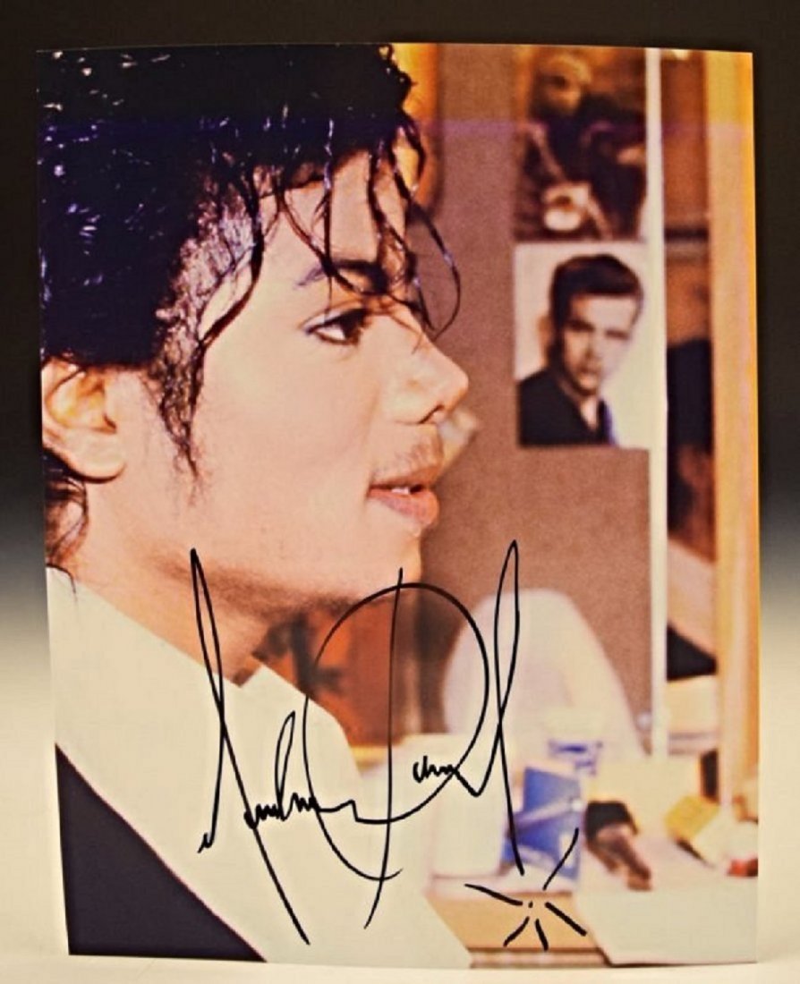 Michael Jackson Signed Photo (1 of 2)