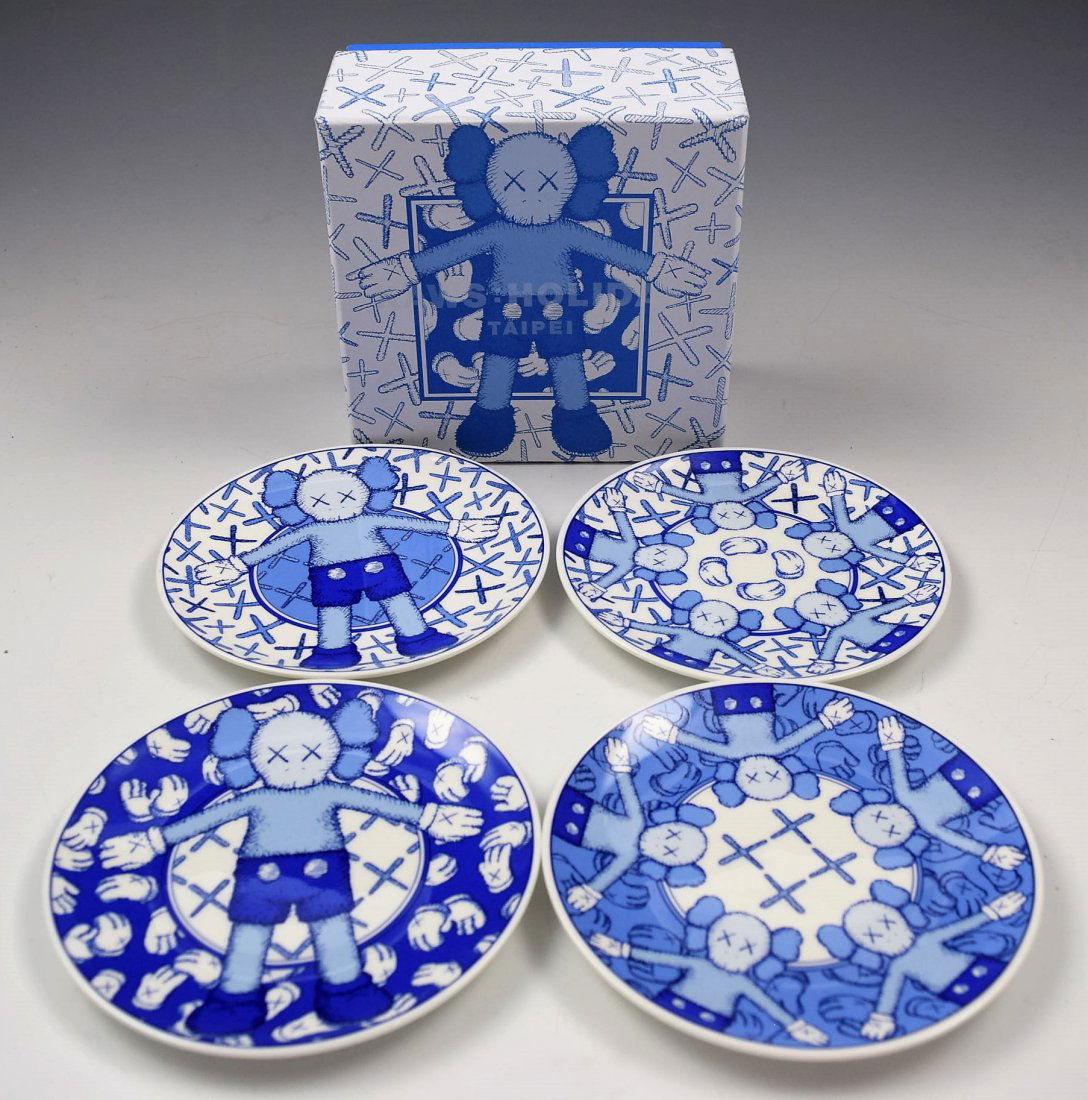 KAWS Holiday Plate Set (1 of 4)