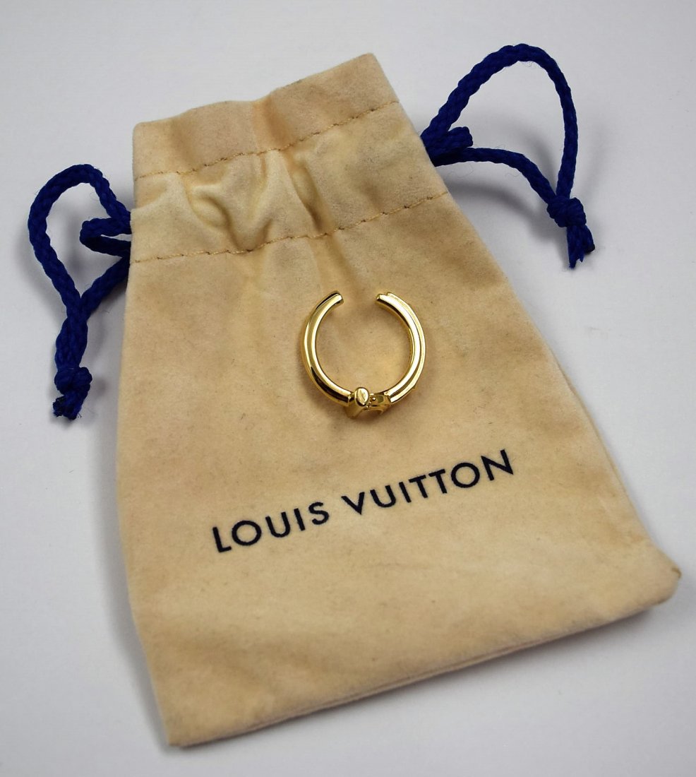 Louis Vuitton Ring (1 of 3)