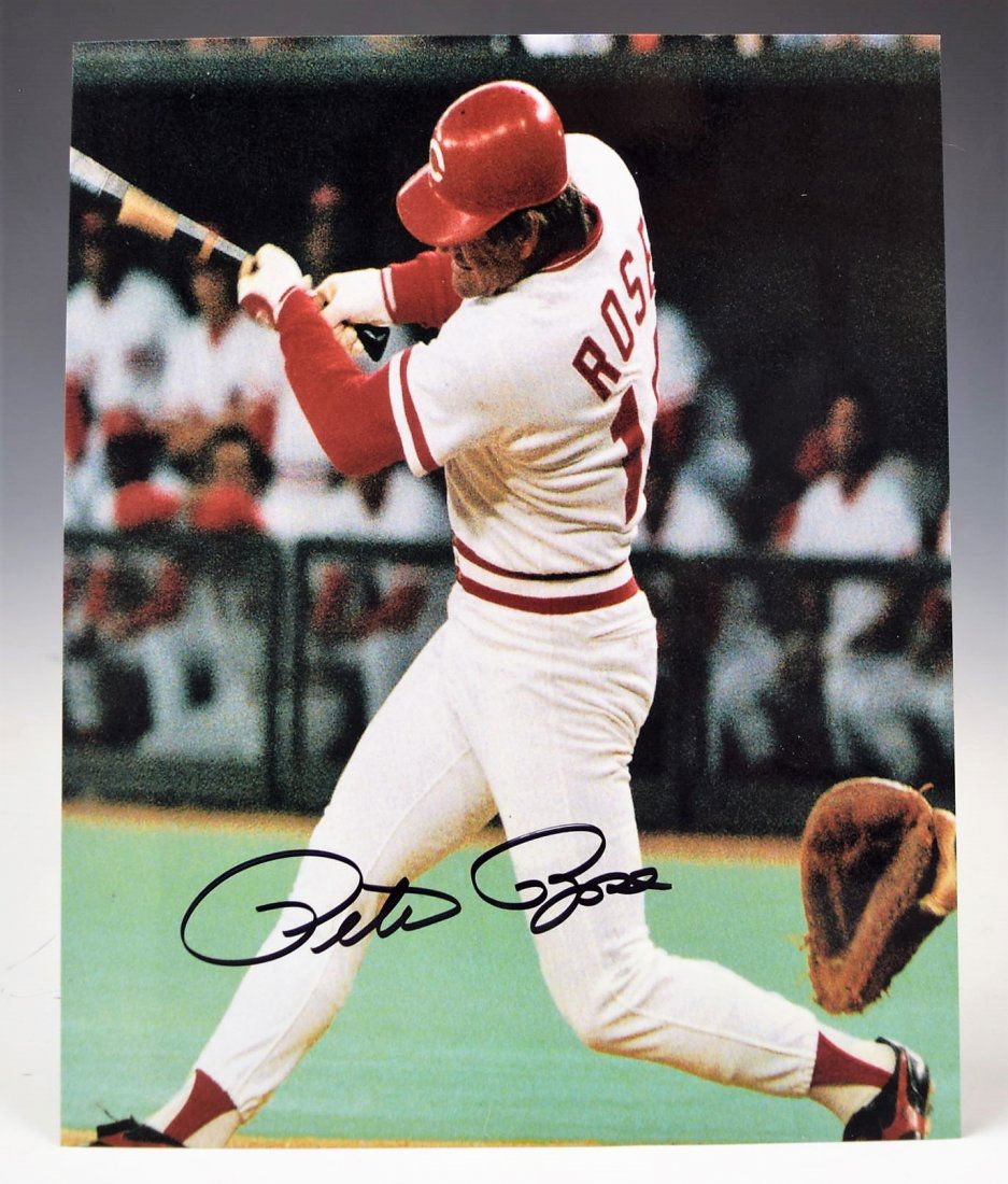 Pete Rose Signed Photograph: A hand signed photo of Pete Rose Measures: 10 x 8 inches COA Included