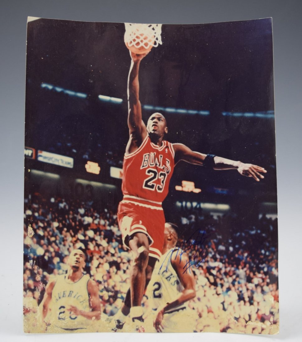 Michael Jordan Signed Photograph (1 of 2)