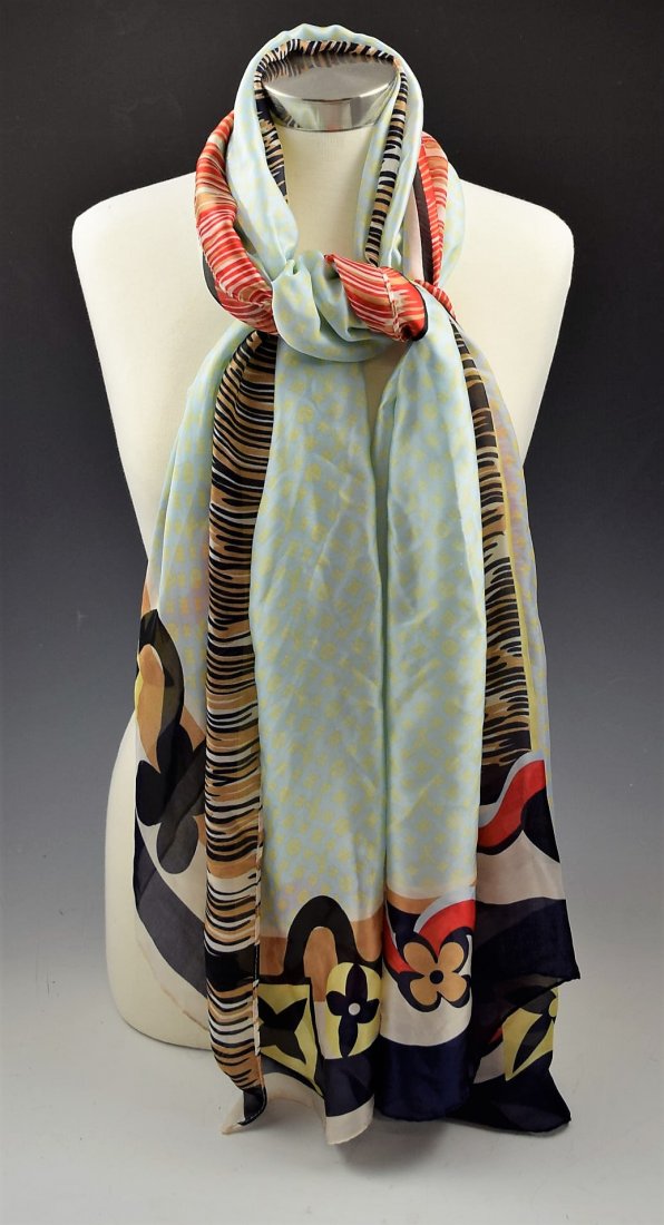 Louis Vuitton Silk Scarf (1 of 4)