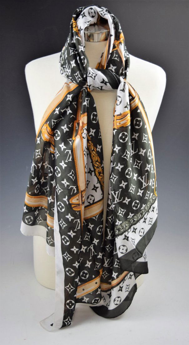 Louis Vuitton Silk Scarf (1 of 3)