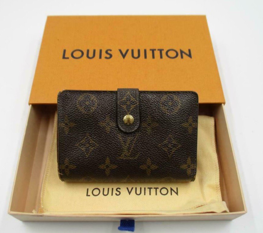 Louis Vuitton Wallet (1 of 3)