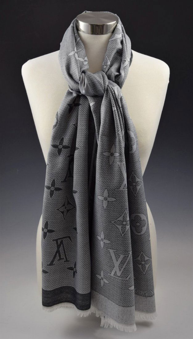 Louis Vuitton Scarf (1 of 3)