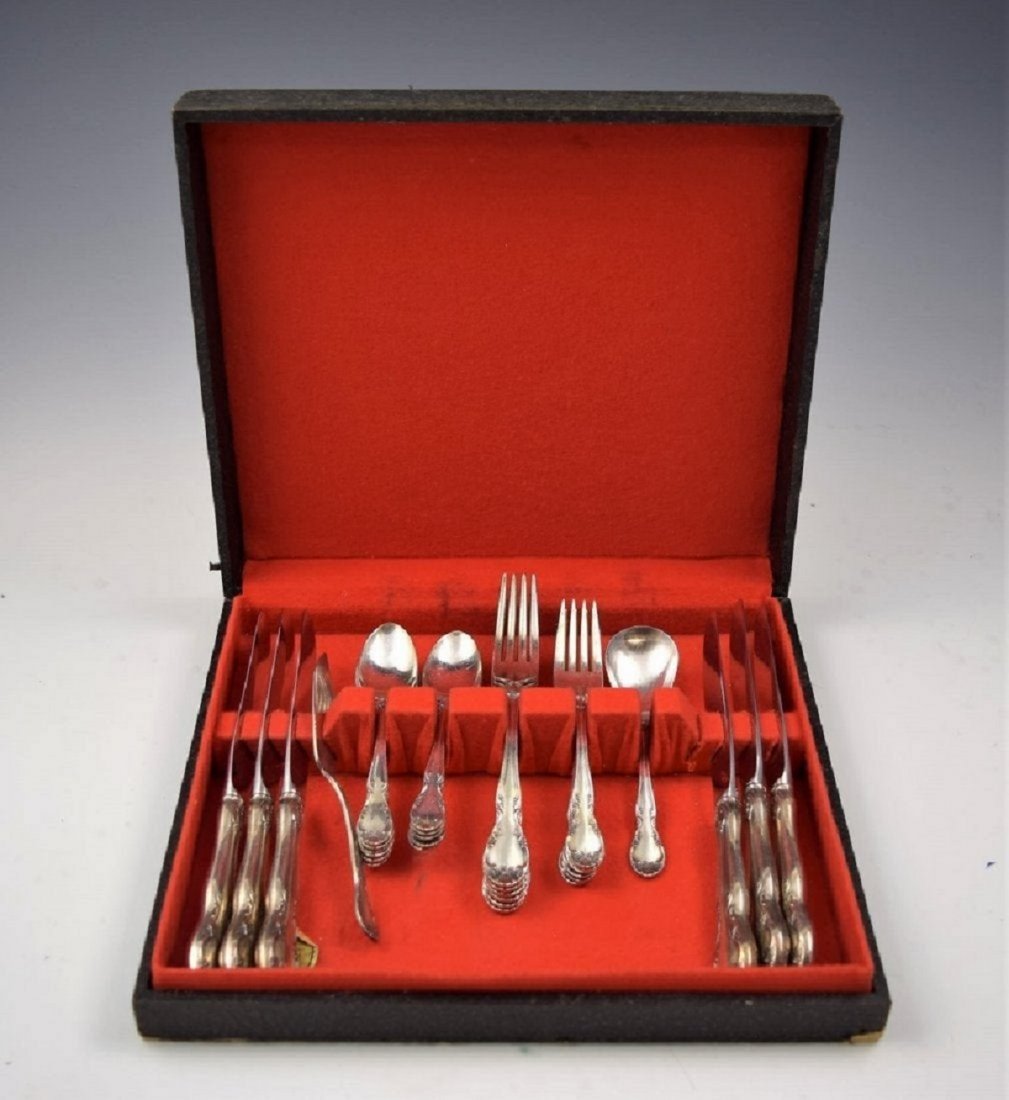 Gorham Silverplate Flatware with Case (1 of 4)