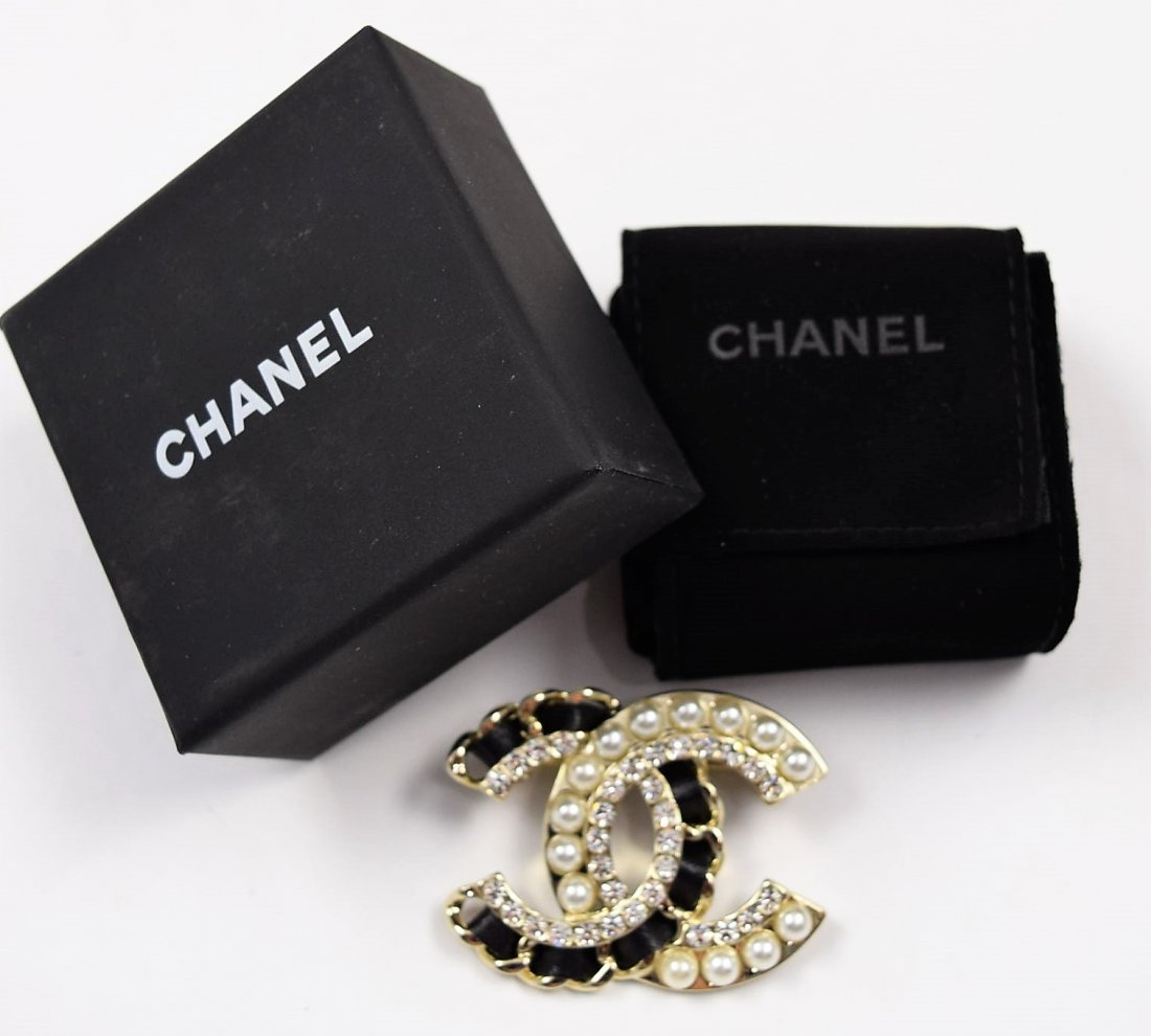 Chanel Brooch (1 of 3)